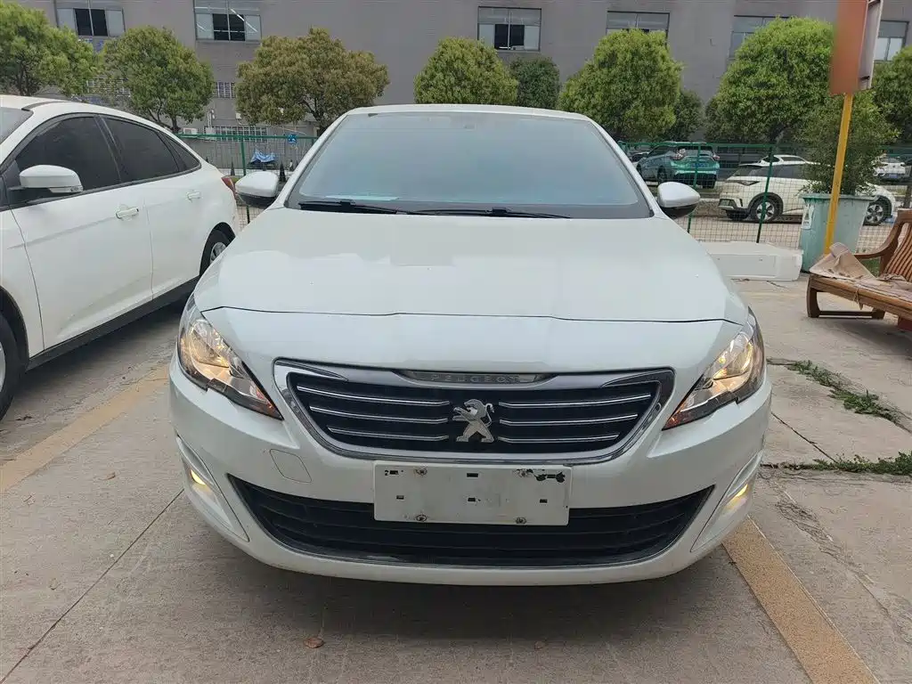 Peugeot 408 2014 1.8L Automatic Luxury Edition фото 3