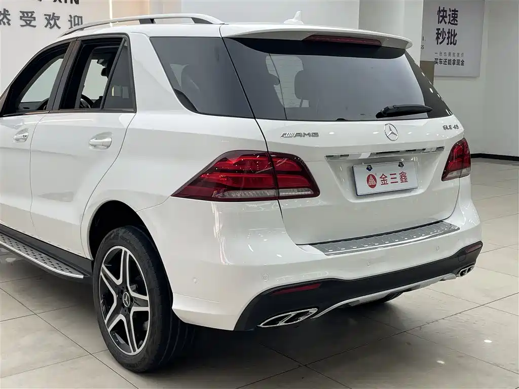 Mercedes-Benz GLE AMG 2017 AMG GLE 43 4MATIC фото 33