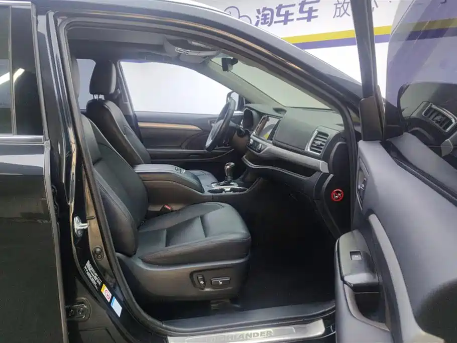 Toyota Highlander 2018 2.0T 4WD Luxury 7-seater (China V) фото 8