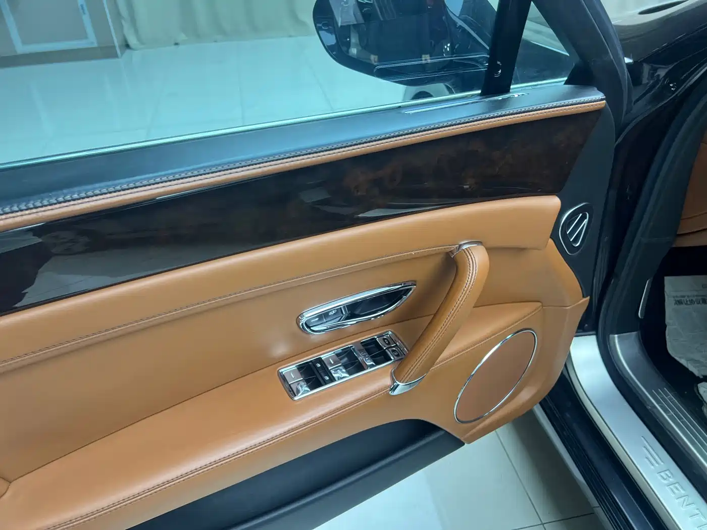 Bentley Flying Spur 2014 4.0T V8 Prestige Edition фото 5