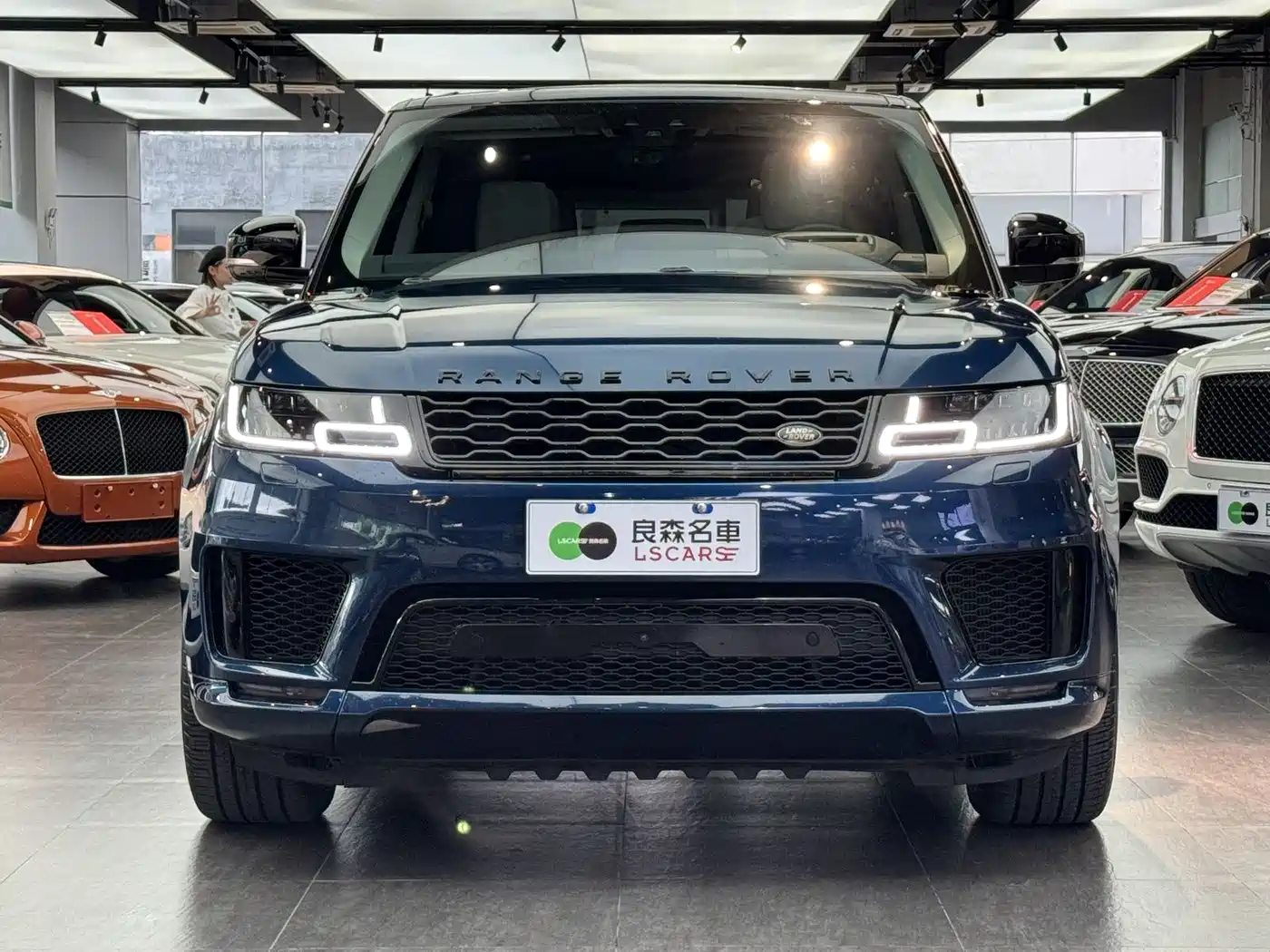 Land Rover Range Rover Sport 2022 3.0 L6 Indigo Flowing Light Edition фото 2