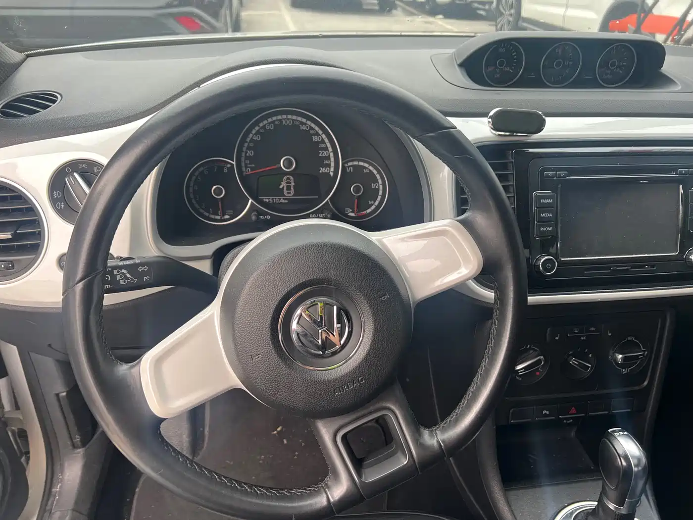 Volkswagen Beetle 2014 1.4TSI Comfort Edition фото 6