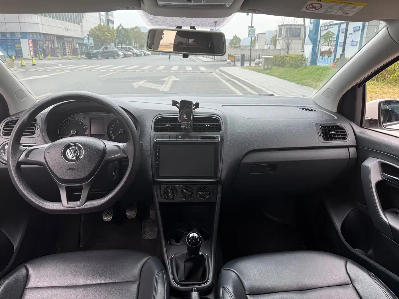 Volkswagen Polo 2016 1.4L Manual Trend фото 8