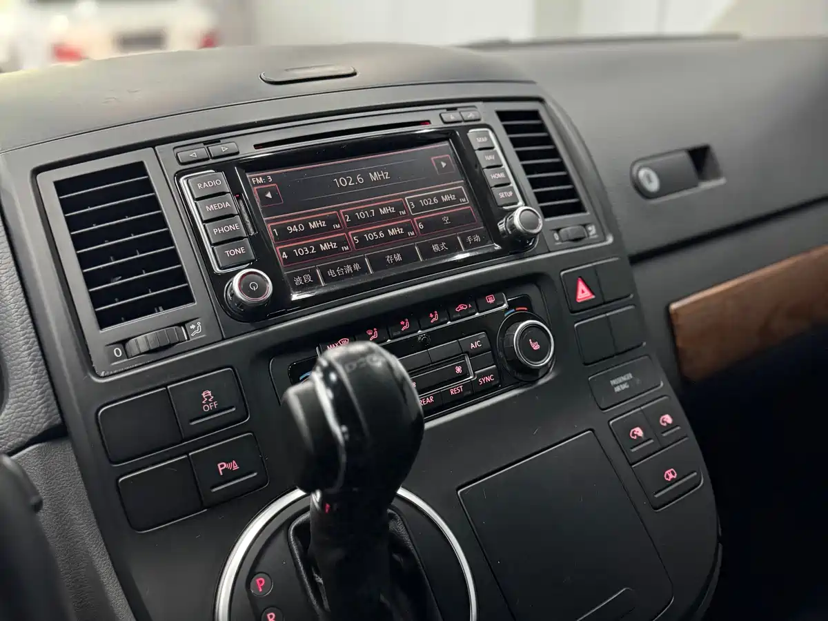 Volkswagen Multivan 2014 2.0TSI AWD Executive фото 14