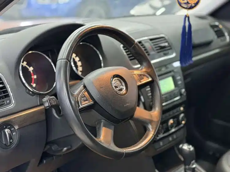 Škoda Yeti 2014 1.8TSI DSG Off-Road Edition фото 8