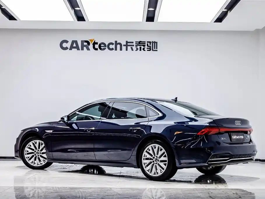 Audi A7L 2024 45TFSI S-line Dream Edition Crystal Package фото 4