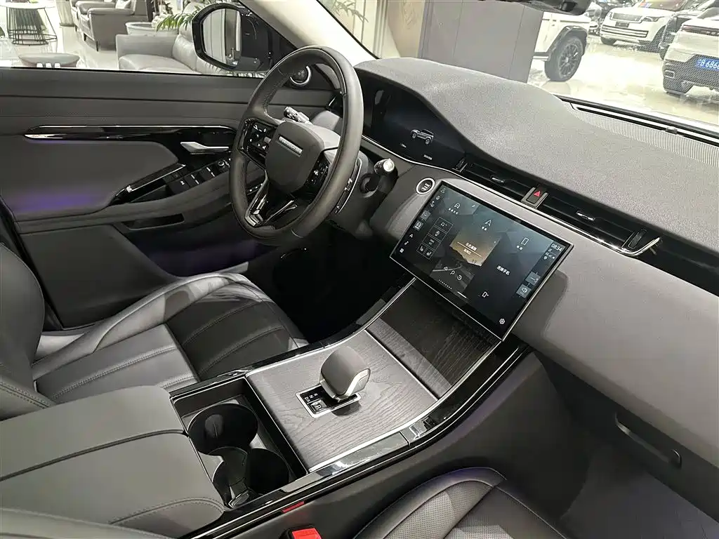 Land Rover Range Rover Evoque 2026 Range Rover Evoque L SE фото 17