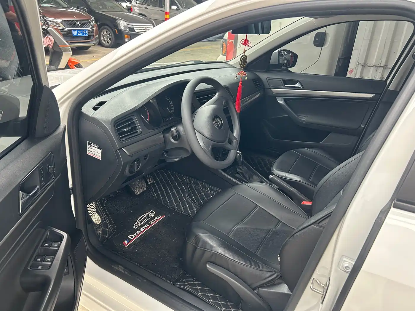Volkswagen Lavida 2022 1.5L Auto Comfort Edition фото 4