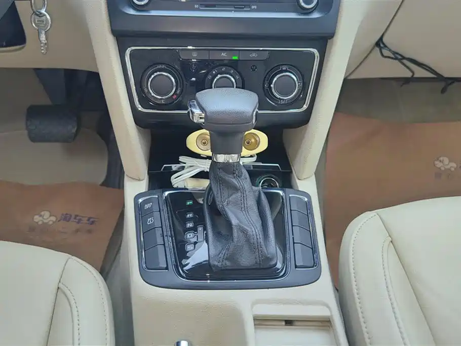 Škoda Superb 2009 1.8TSI Automatic Elegance фото 16
