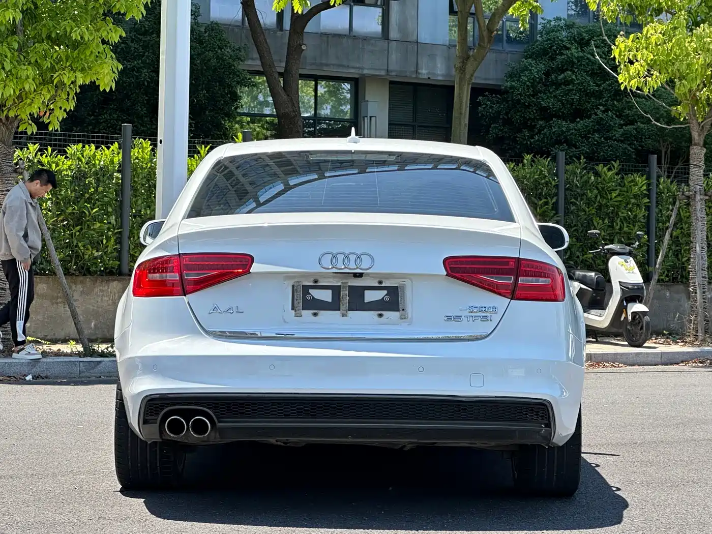 Audi A4L 2016 35 TFSI Automatic Luxury фото 17