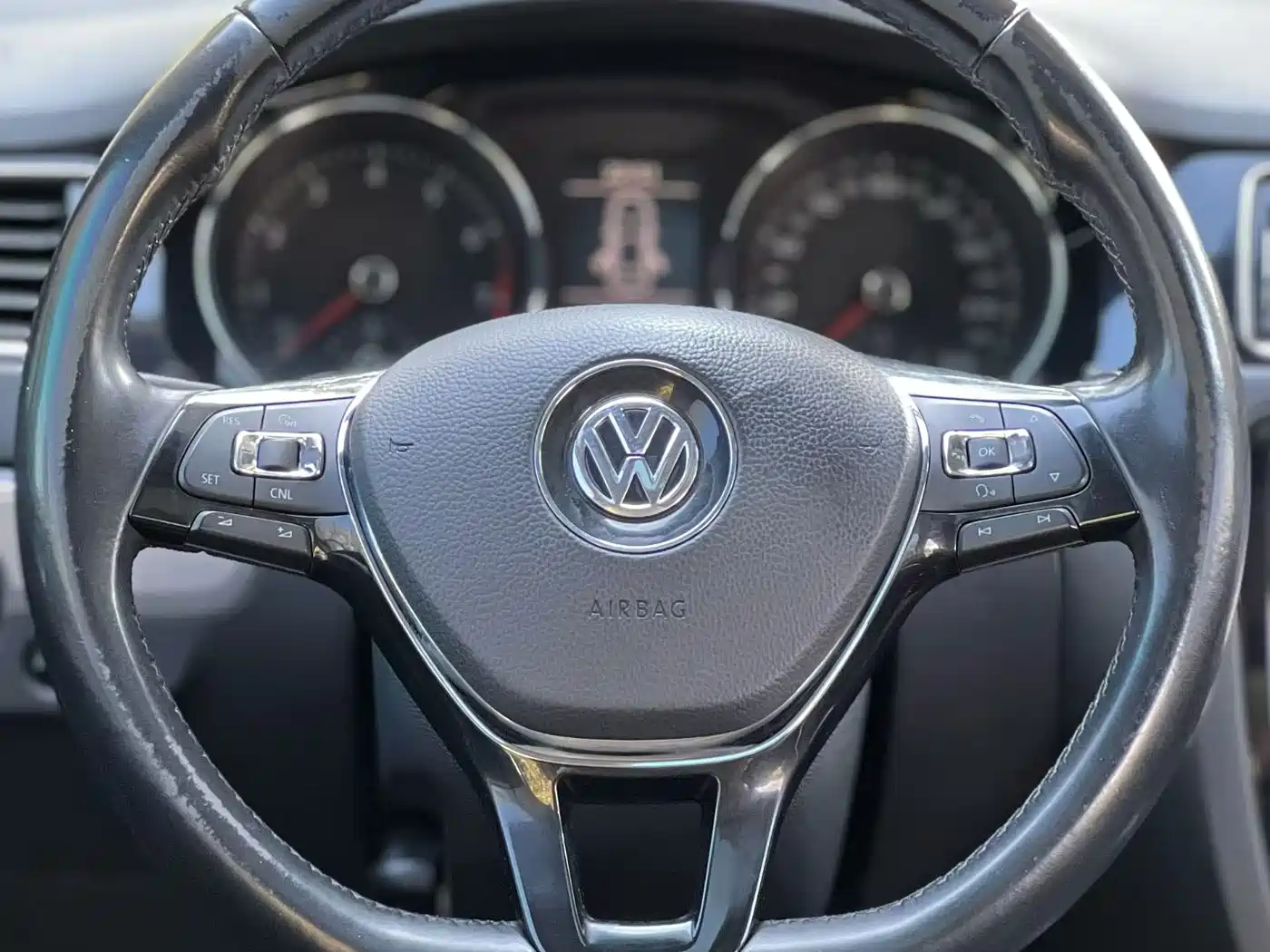Volkswagen Sagitar 2017 180TSI Automatic Leading фото 2