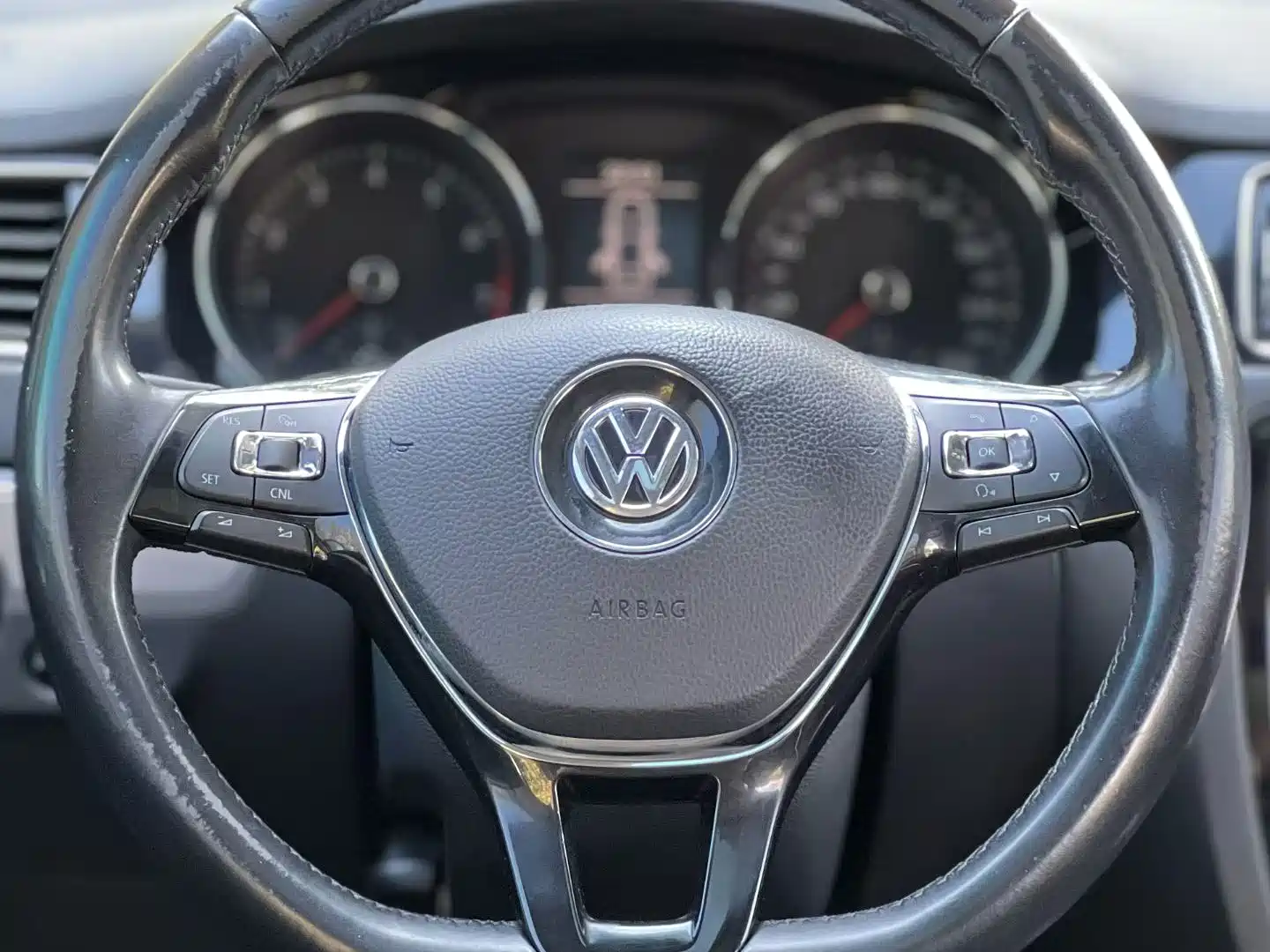 Photo 2 - Volkswagen Sagitar