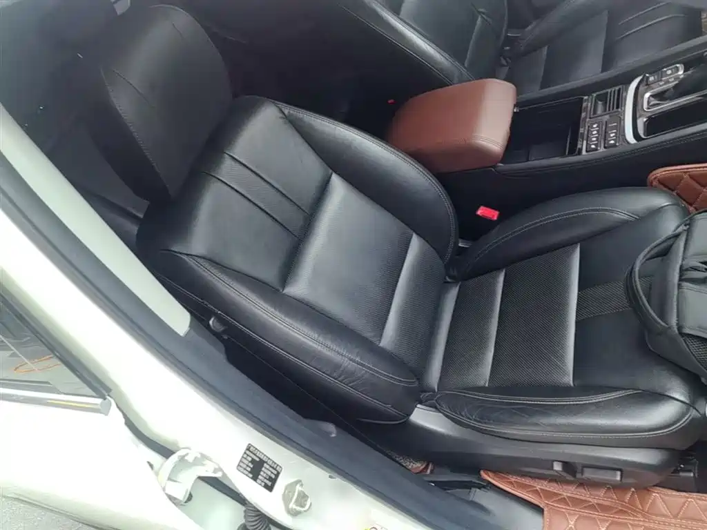 GAC Trumpchi Trumpchi GS8 2017 320T 2WD Luxury Smart Connect (7-seater) фото 25