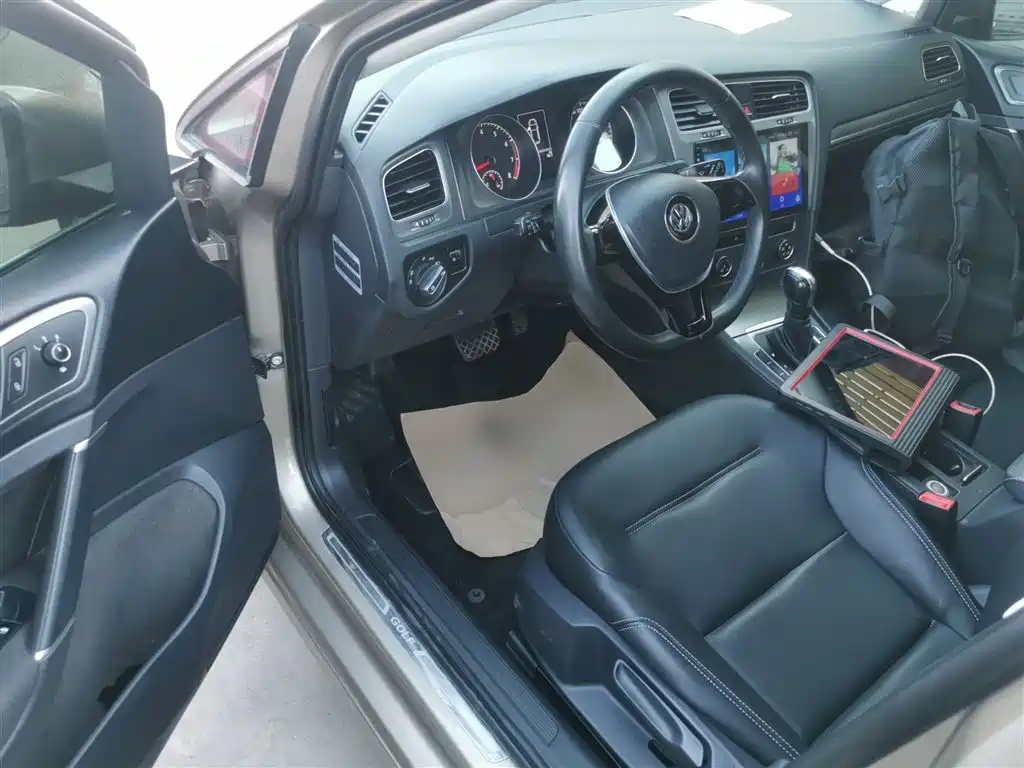 Volkswagen Golf 2016 230TSI Automatic Comfort фото 11