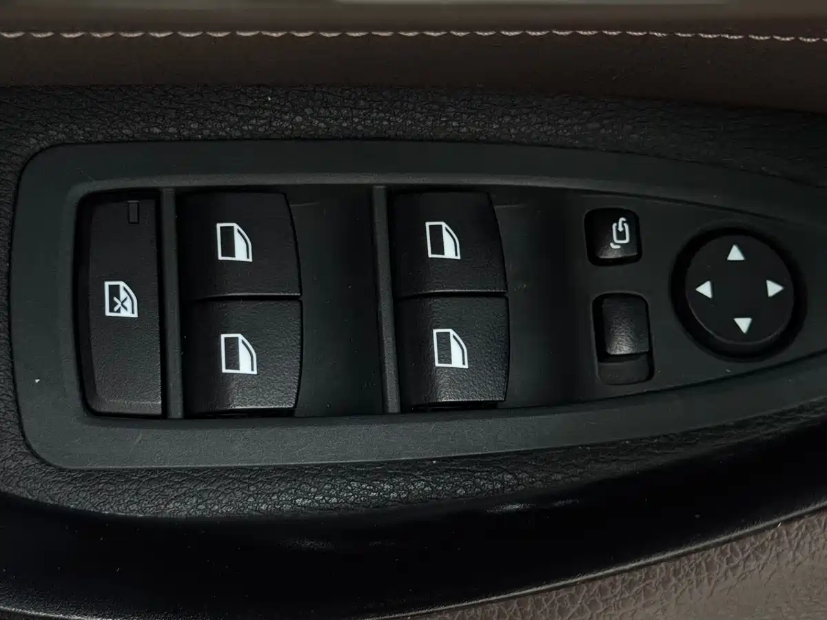 BMW X1 2020 sDrive20Li Fashion Model фото 9