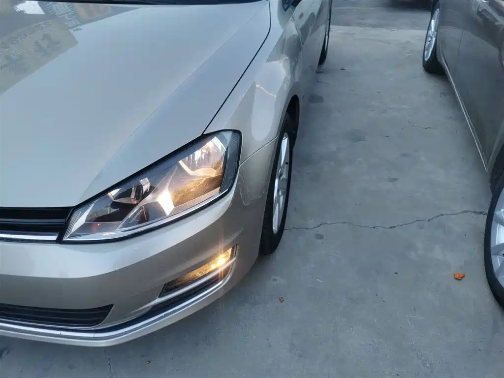 Volkswagen Golf 2016 230TSI Automatic Comfort фото 18
