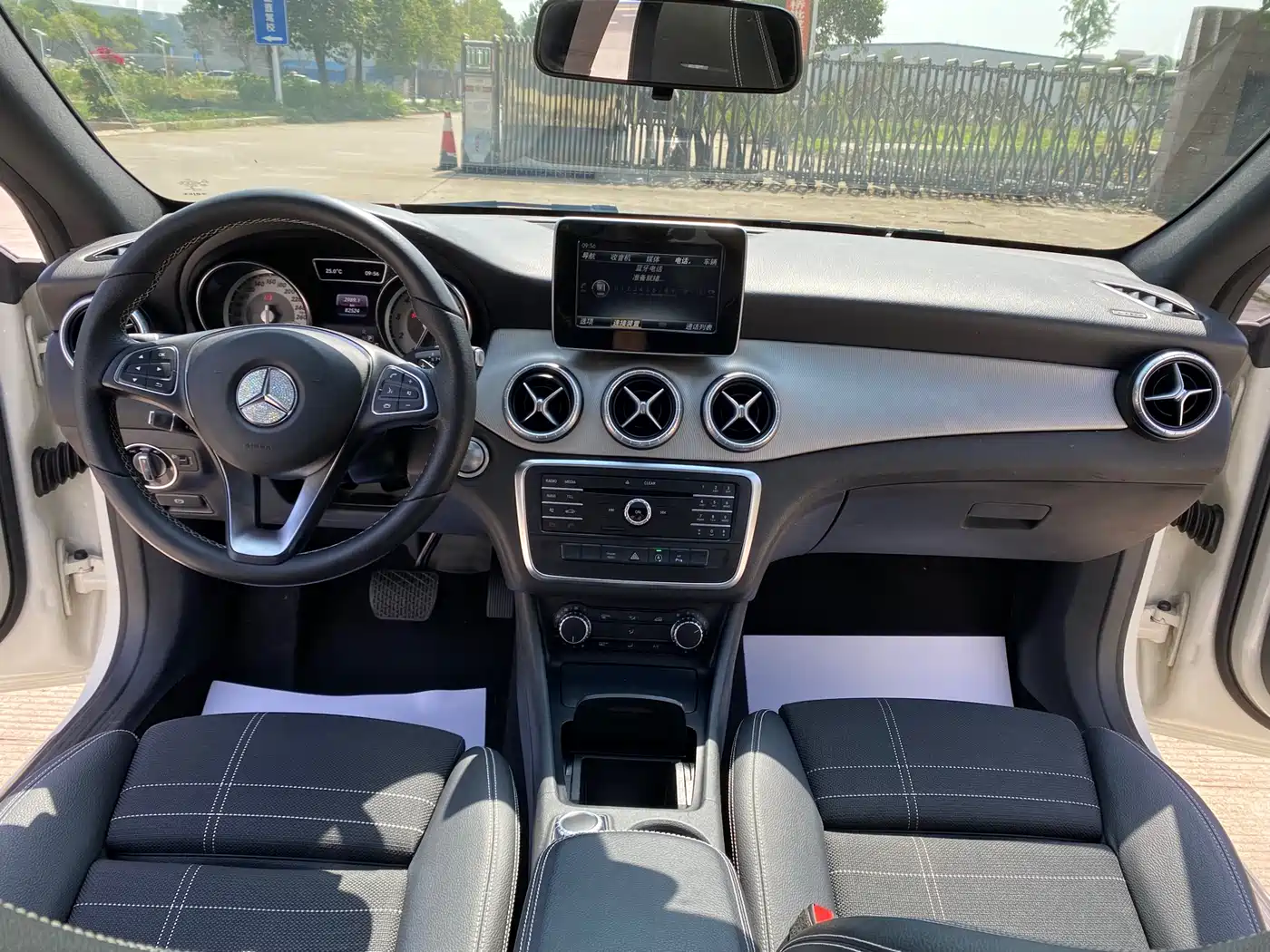 Mercedes-Benz CLA (Import) 2016 CLA 200 Sport фото 8