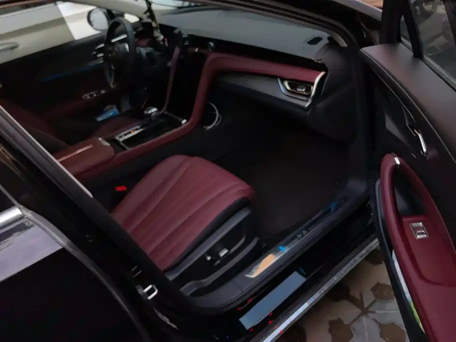 Hongqi H5 2024 2.0T Automatic Smart Connect Flag Smooth Edition фото 8