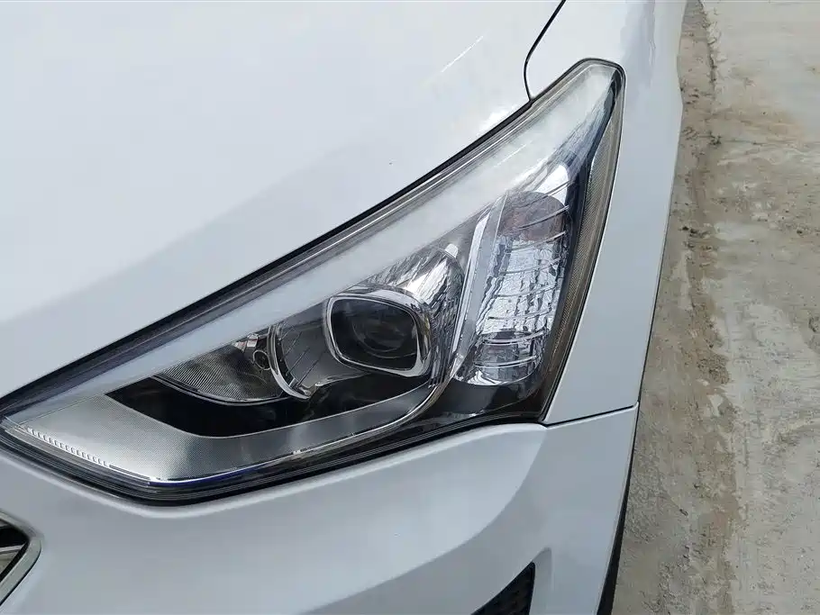 Hyundai Santa Fe 2015 2.0T Automatic 2WD Smart 5-Seater фото 5