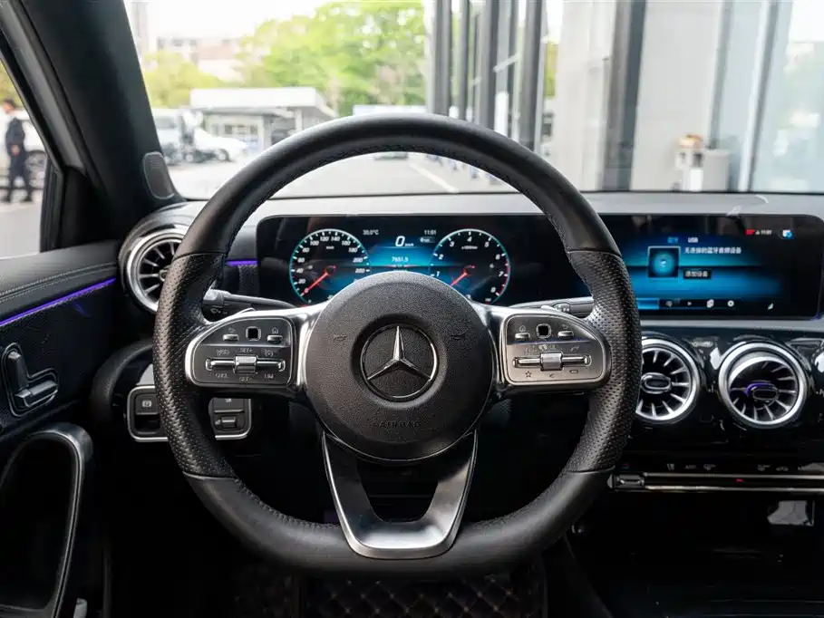 Mercedes-Benz A-Class 2023 A 200 L Fashion фото 9