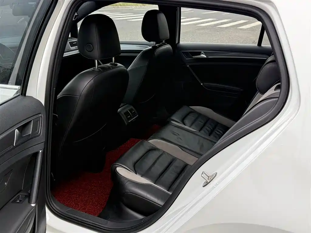 Volkswagen Golf 2015 1.4TSI Automatic R-Line фото 5