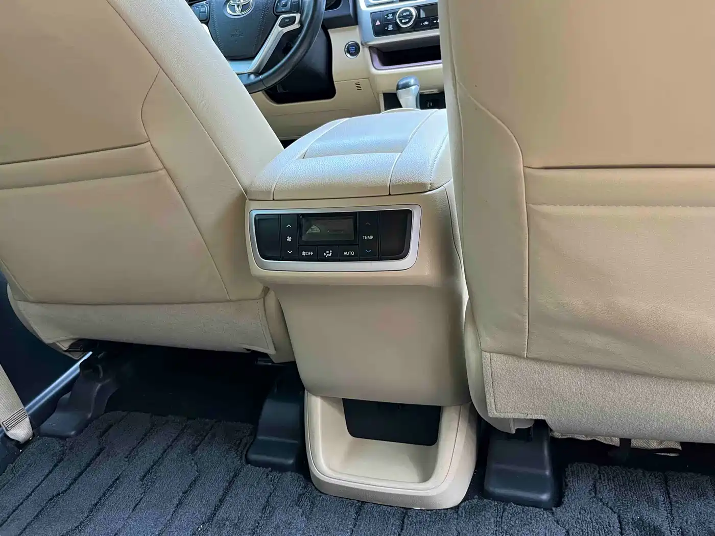 Toyota Highlander 2017 2.0T 4WD Premium 7-Seater фото 14