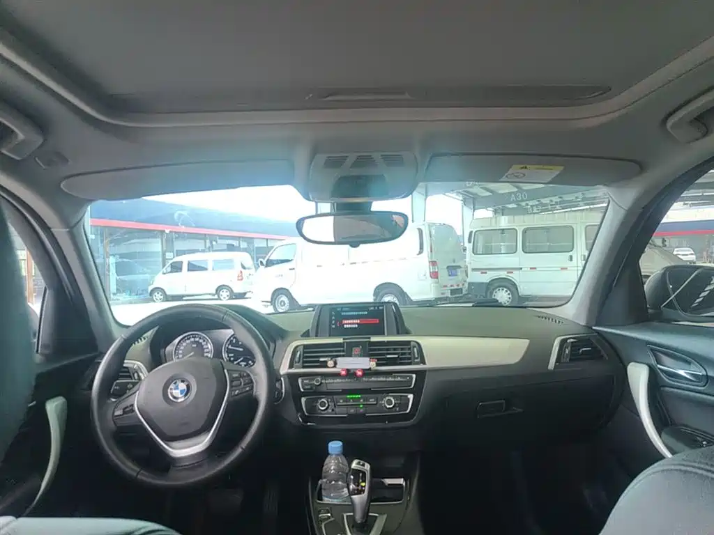 BMW 1 Series (Import) 2018 118i Leading фото 18