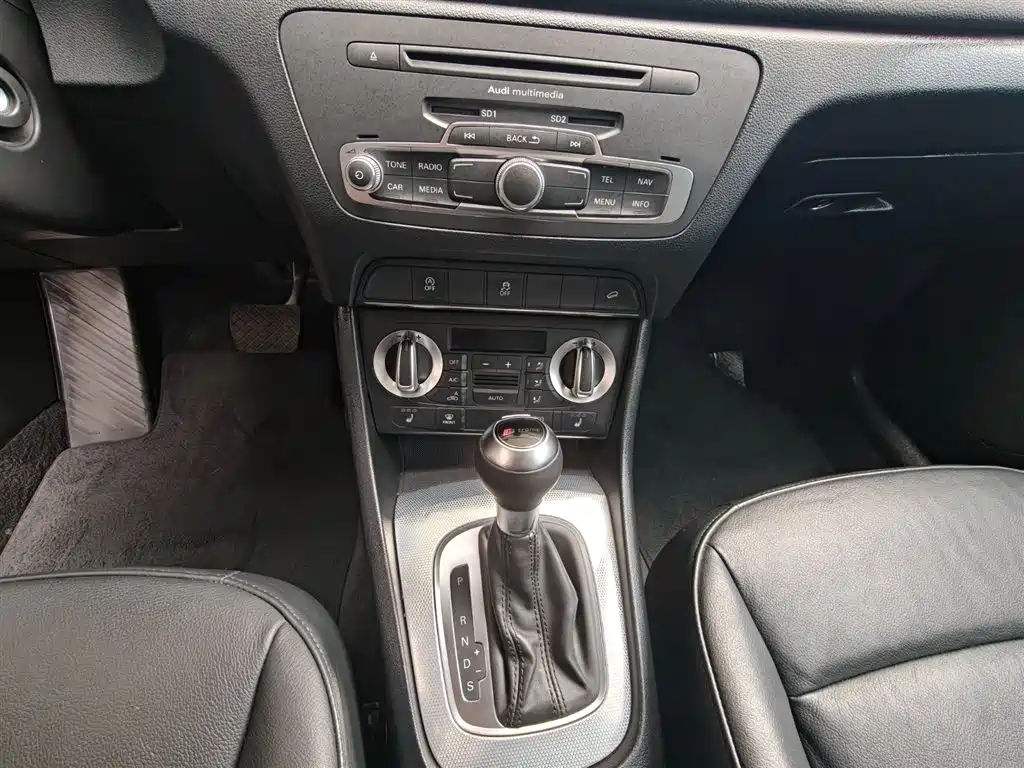 Audi Q3 2013 35 TFSI quattro Technology фото 7