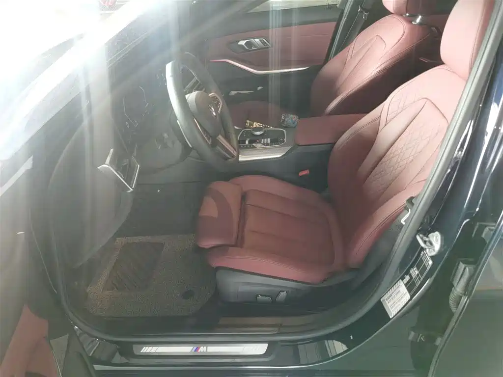 BMW 3 Series 2024 325i M Sport Shadowline Package фото 8