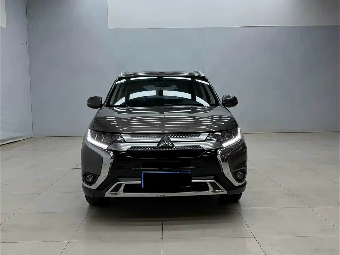 Mitsubishi Outlander 2021 2.4L 4WD Premium Edition 5-seater фото 2