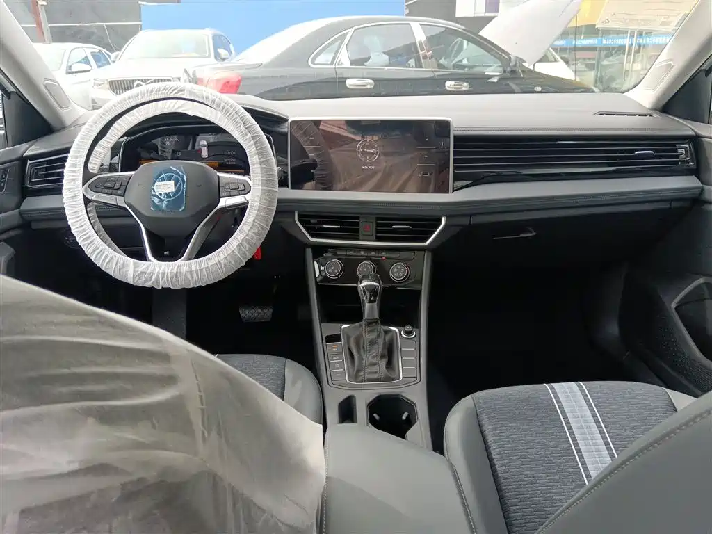 Volkswagen Sagitar 2025 Model Year Facelift 200TSI DSG Soaring Edition фото 9