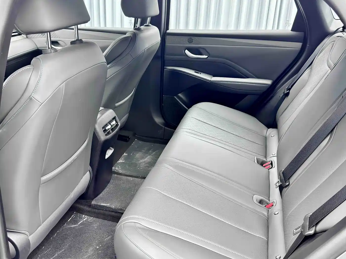BYD Qin PLUS 2026 DM-i 128KM Progressive фото 12