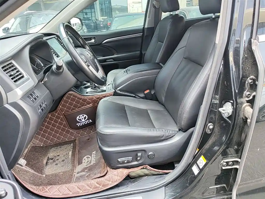 Toyota Highlander 2018 2.0T 4WD Ultimate 7-seater (China V) фото 15