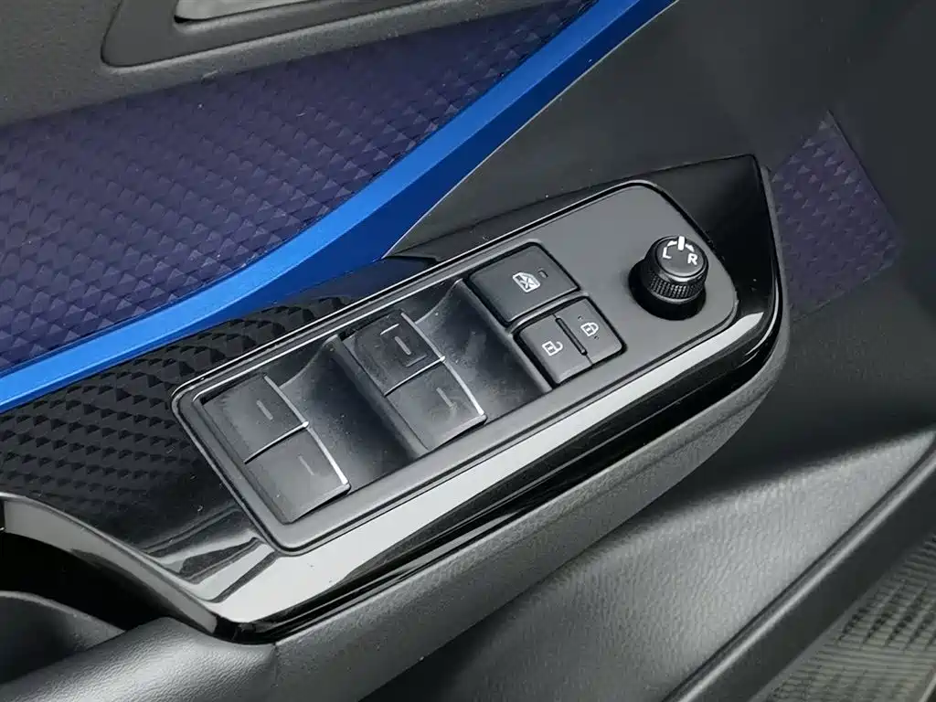 Toyota IZOA 2020 2.0L Yi Xiang Edition фото 9