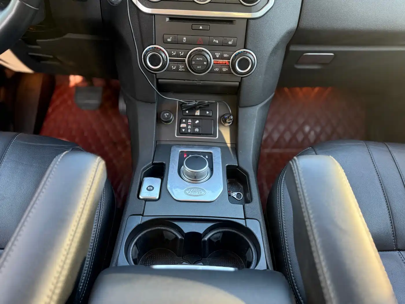 Land Rover Discovery 2016 3.0 SC V6 HSE фото 13