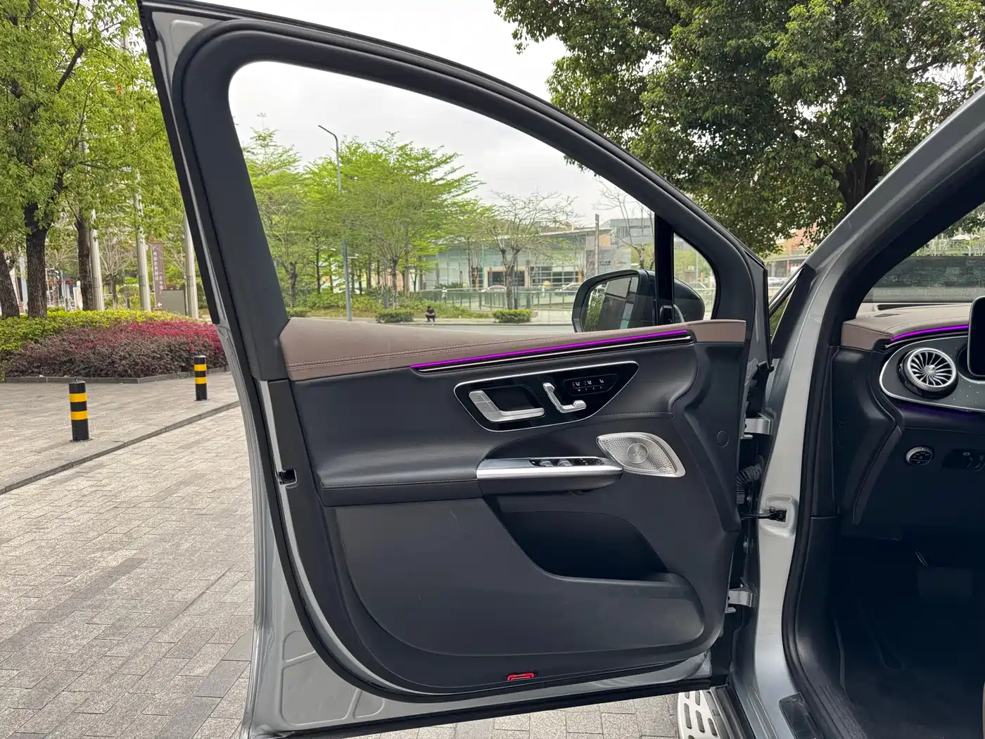 MERCEDES-BENZ EQE SUV