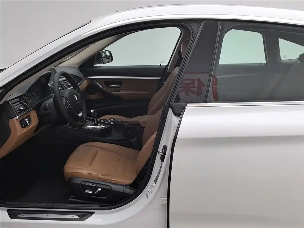 BMW 3 Series GT 2016 320i Design Package фото 10
