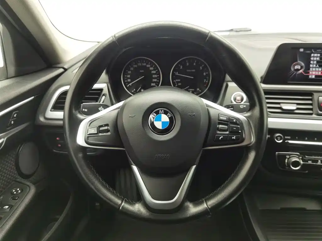 BMW 1 Series 2017 118i Fashion фото 11