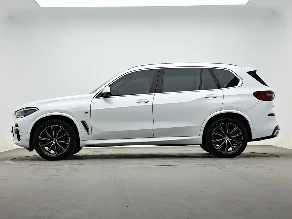 BMW X5 2022 2022 Facelift xDrive 30Li Premium M Sport Package