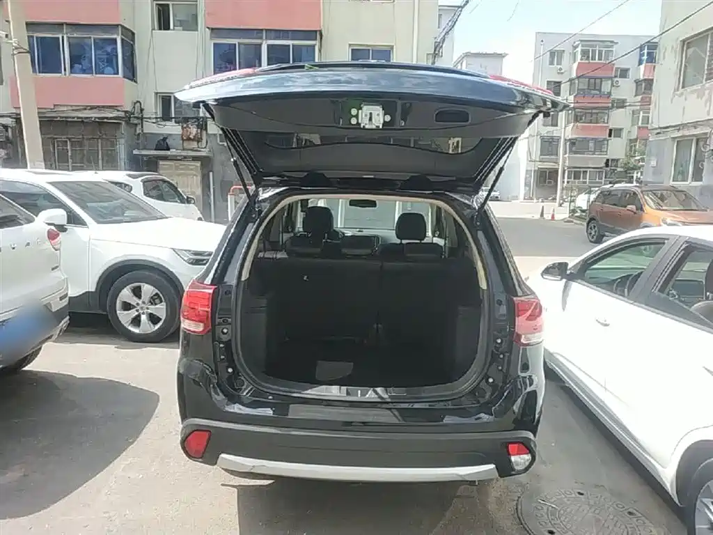 Mitsubishi Outlander 2018 2.0L 2WD Glory Edition 5-seater фото 19