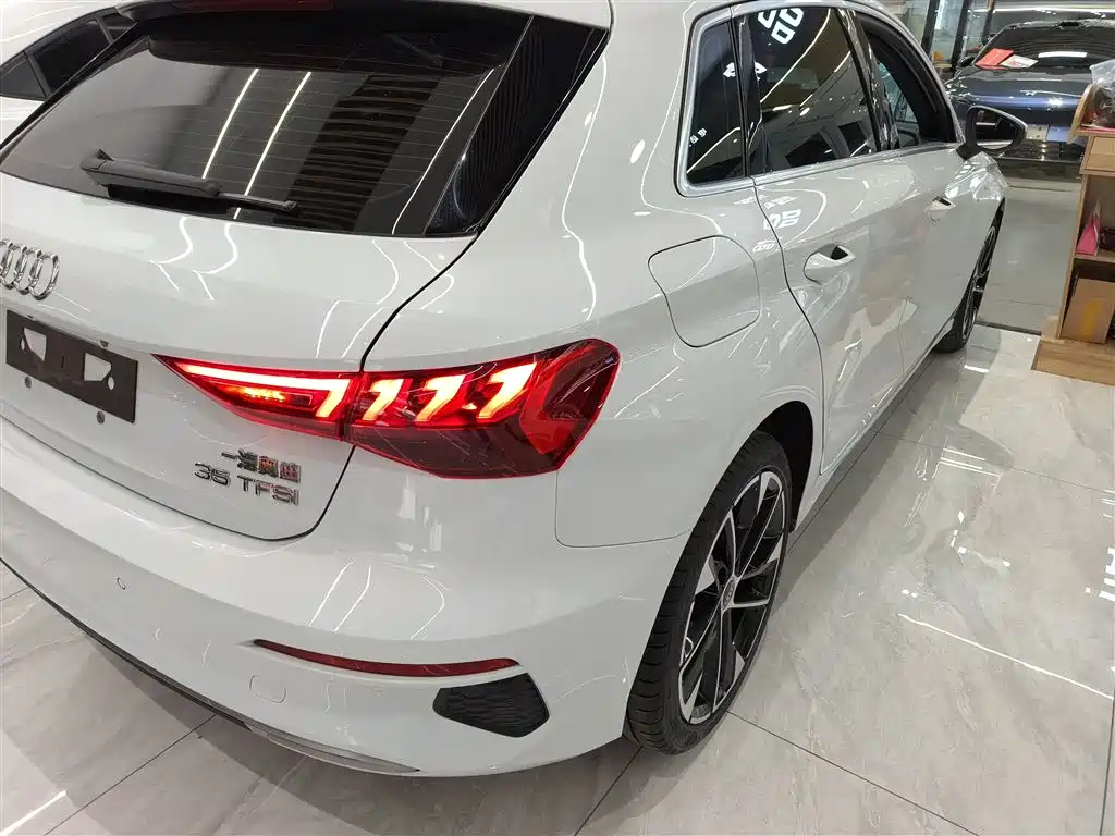 Audi A3 2022 Sportback 35 TFSI Luxury Elegance фото 8