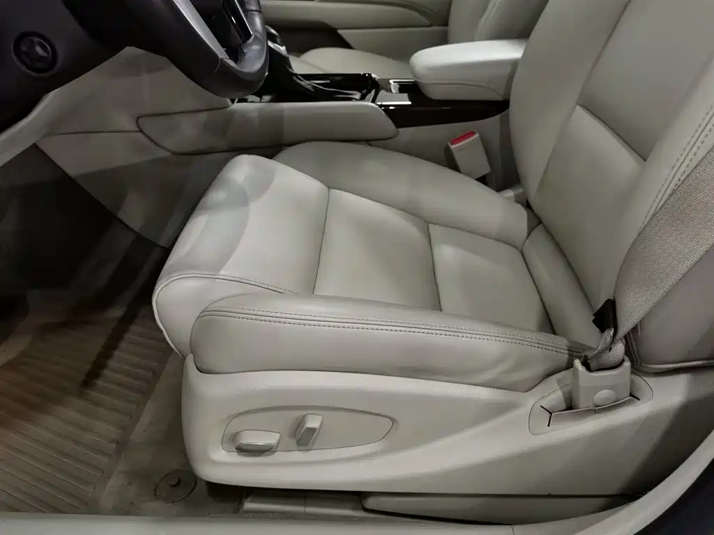 Cadillac XTS 2017 28T Technology фото 20