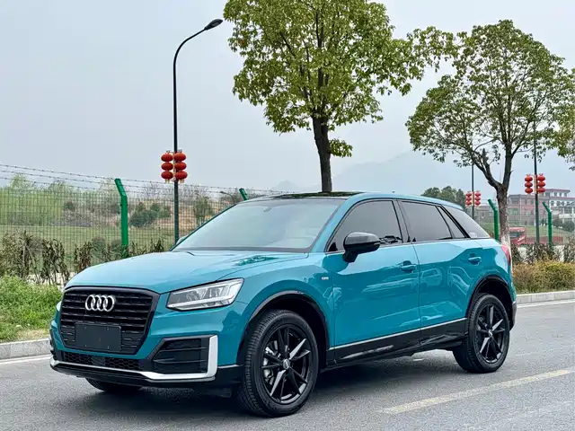 AUDI Q2L