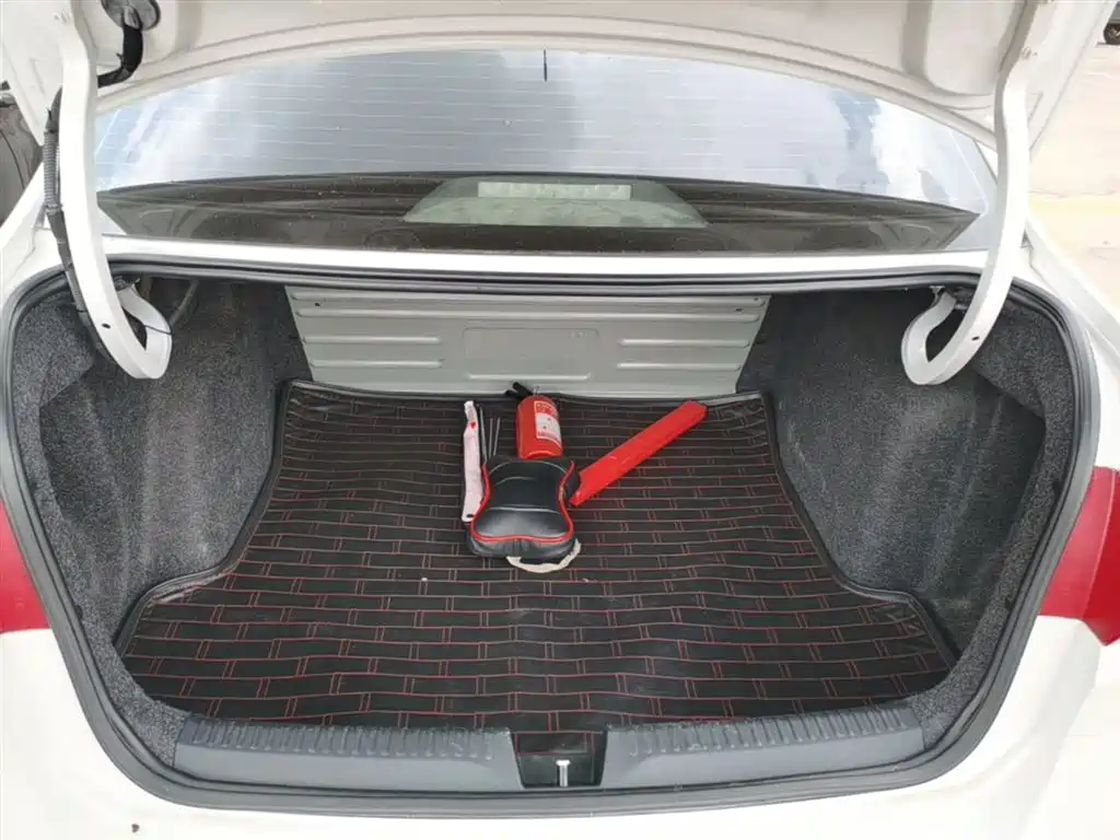 Volkswagen Santana 2015 1.6L Manual Comfort Edition фото 19