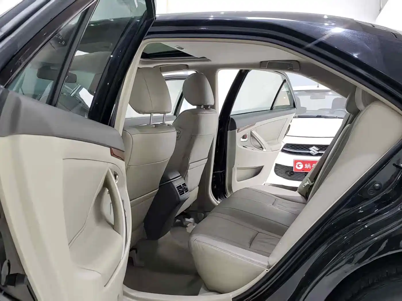 Toyota Camry 2013 200G Classic Luxury Edition фото 7