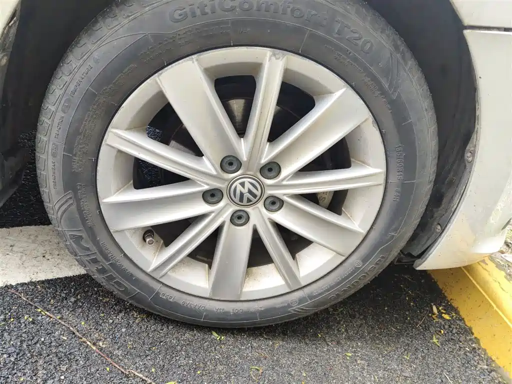 Volkswagen Polo 2014 1.4L Automatic Comfort Edition фото 23