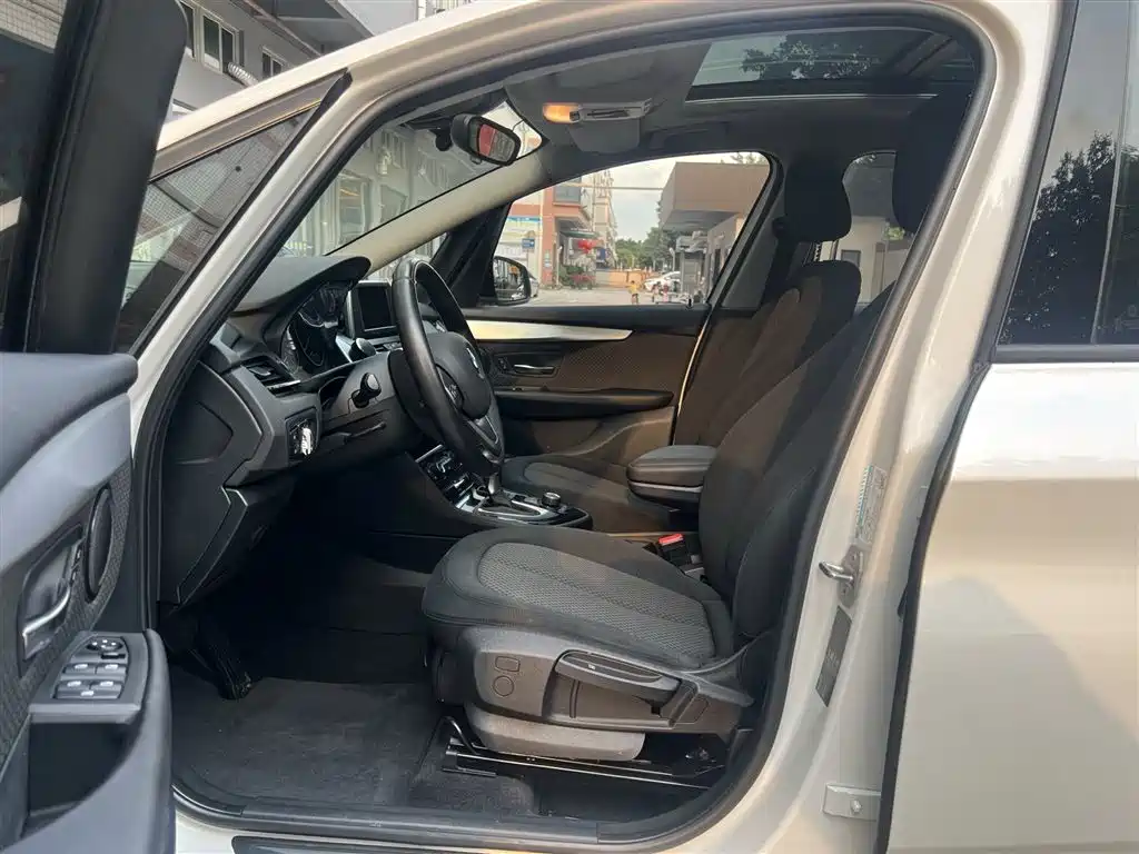 BMW 2 Series Gran Tourer 2015 218i Leading фото 16
