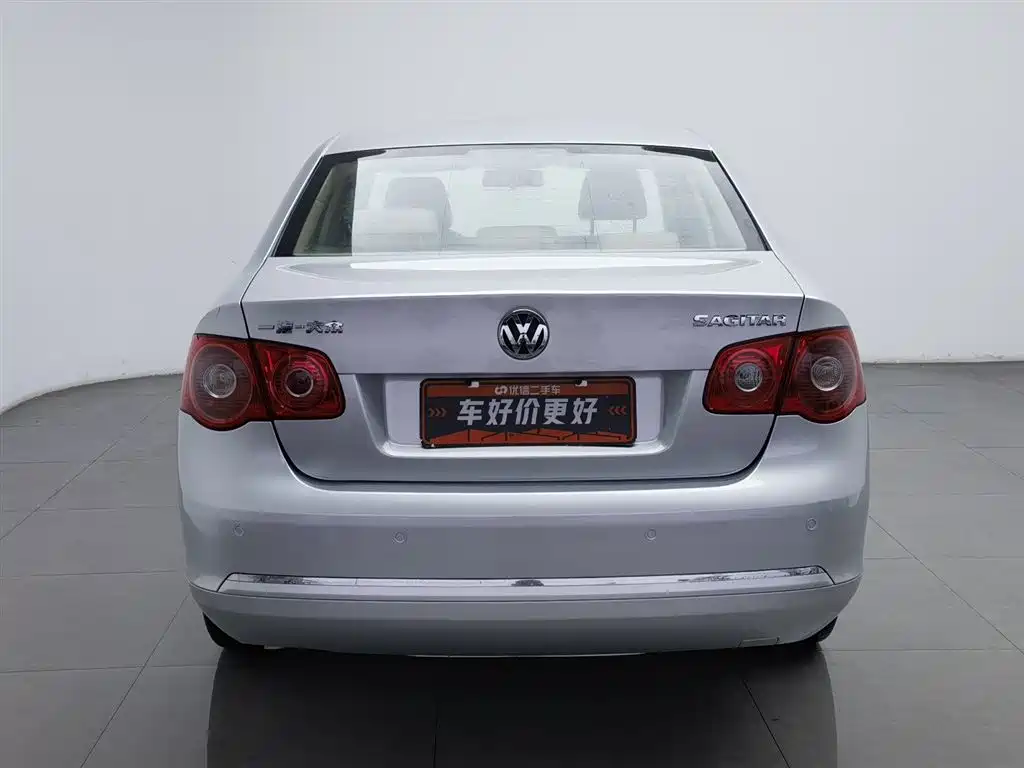 Volkswagen Sagitar 2011 1.6L Manual Comfort фото 4