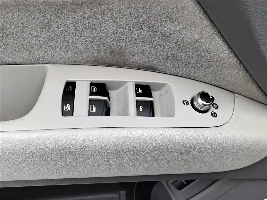 Audi Q7 2011 3.0 TFSI Comfort (200kW) фото 9