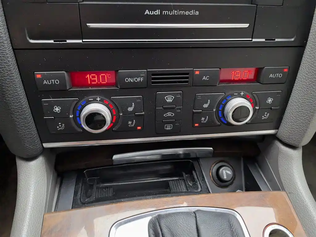 Audi Q7 2011 3.0 TFSI Comfort (200kW) фото 12